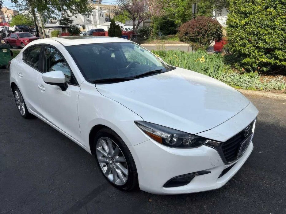 Mazda 3 Touring      2017