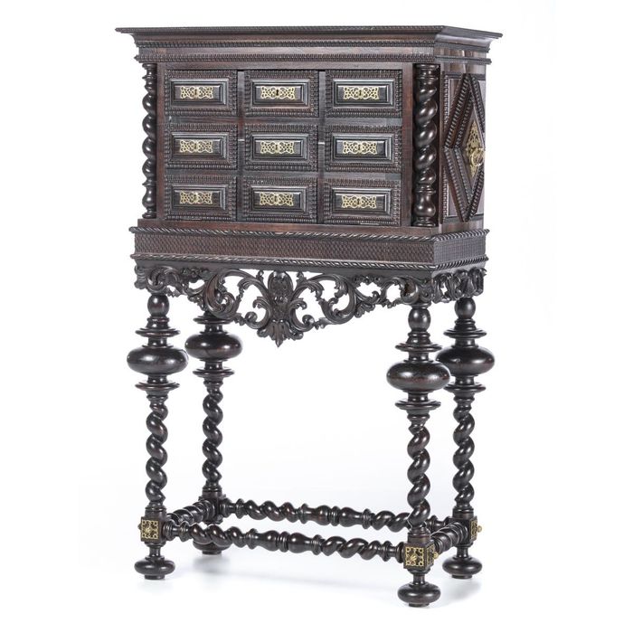 Contador Português em Mogno