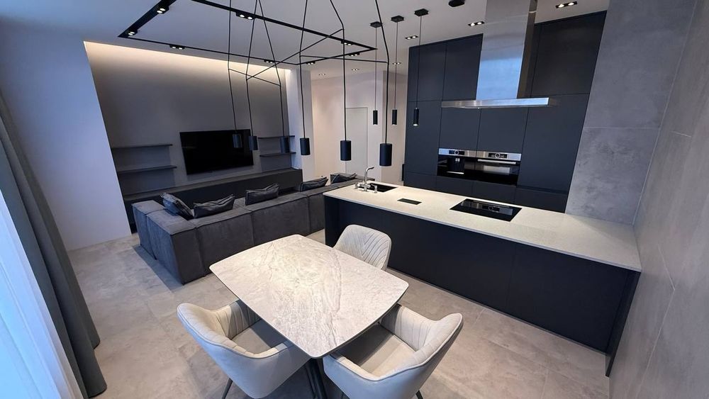Продам 3 ком.квартиру с ремонтом ЖК Comfort City  ,Комфорт Сити