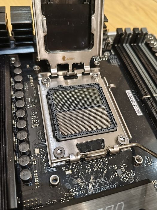 Płyta główna AM5 Asus Tuf Gaming B650-E Wifi