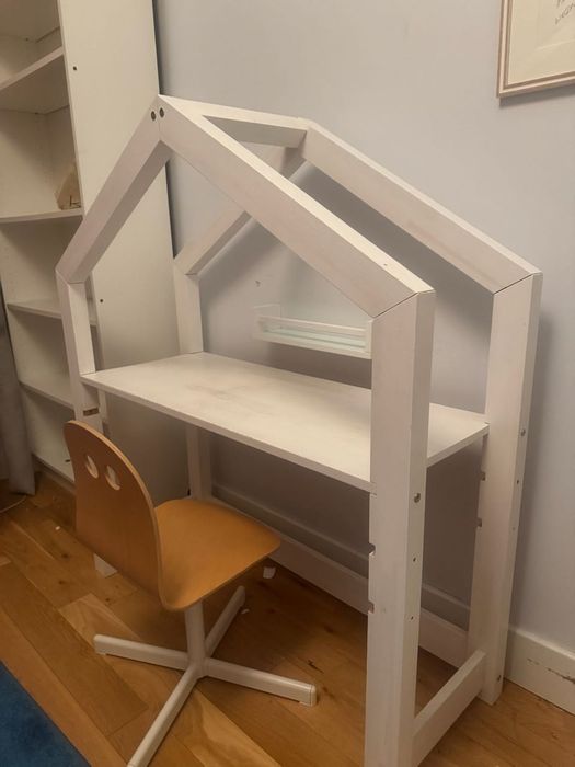 Biurko dziecięce z krzesełkiem