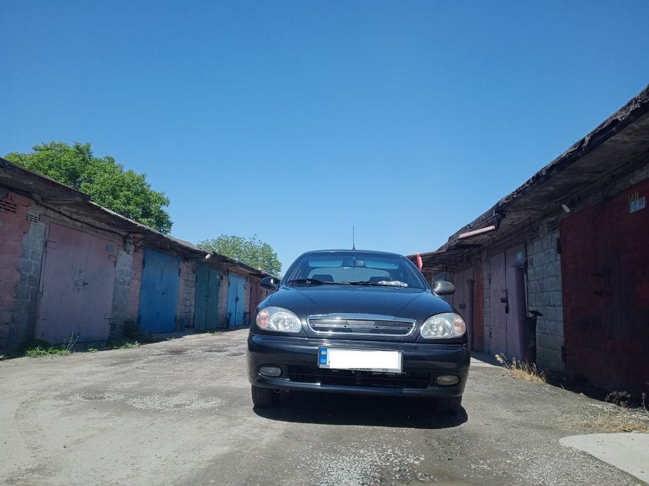 Продам семейный автомобиль.