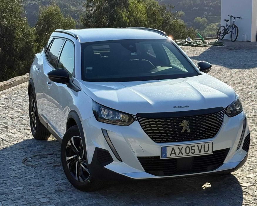 Peugeot 2008 1.2 PureTech 100 CV Allure | 27.000 km | 2023