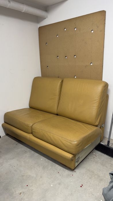 Sofá pele comprido