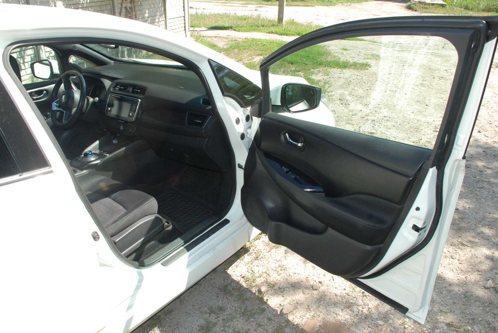 Ниссан Лиф Nissan leaf 2018 в отличном состоянии