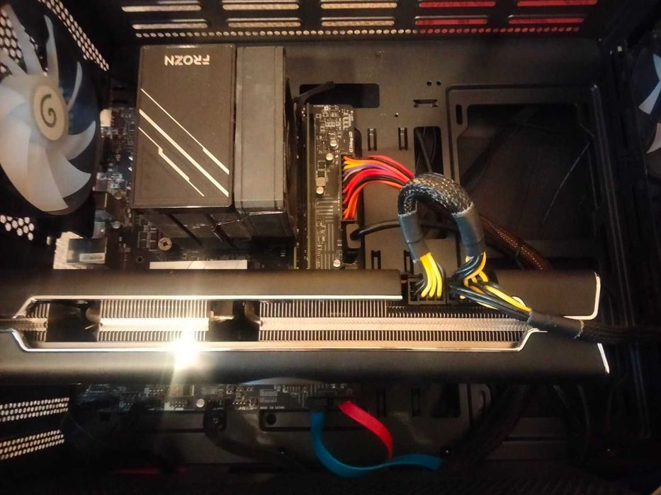 Видеокарта 	AMD Radeon RX 5700 XT  8 гиг
