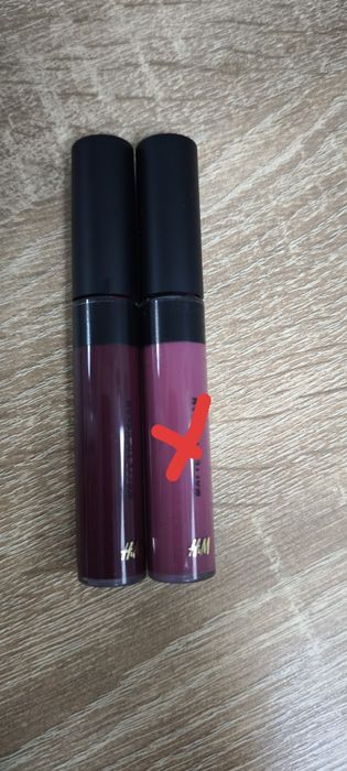 Матова стійка помада від бренду H&M BEAUTY