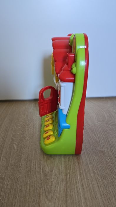 Quinta interativo da Baby Clementoni