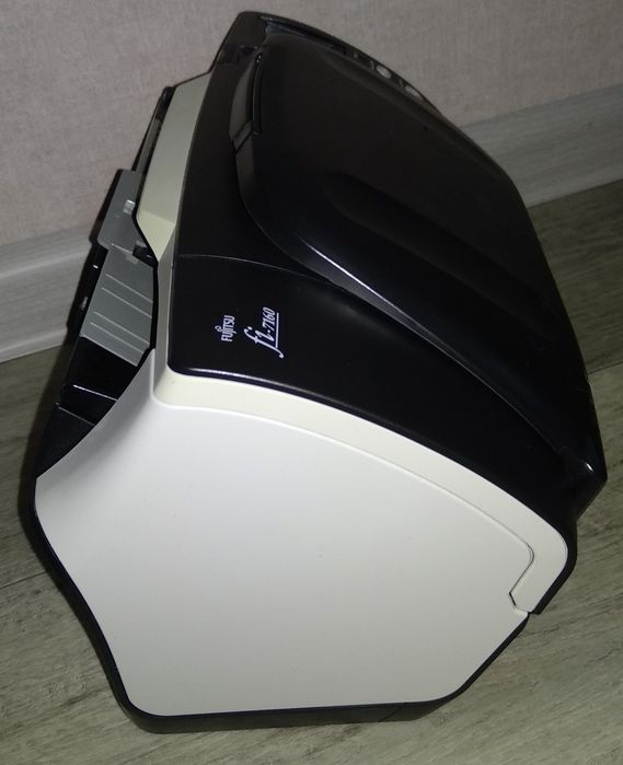 Сканер Fujitsu fi-7160