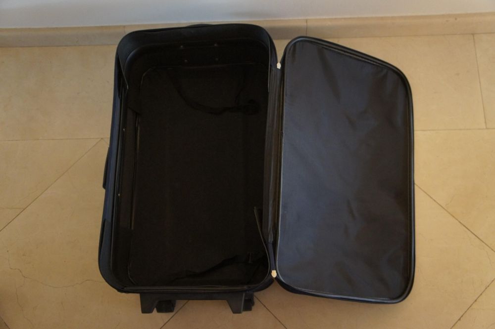 Mala de viagem em bom estado