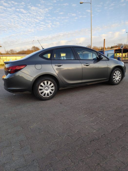 Opel Astra Opel Astra J 1.6 benzyna