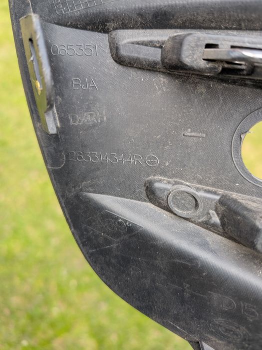 Kratka zderzaka przedniego prawa renault Clio 5, 263314344R