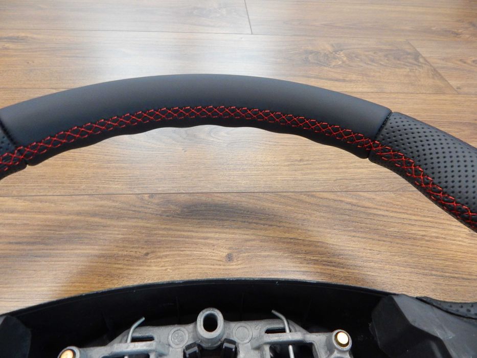 Kierownica Peugeot Partner II Citroen Berlingo II Sport czerwona nić