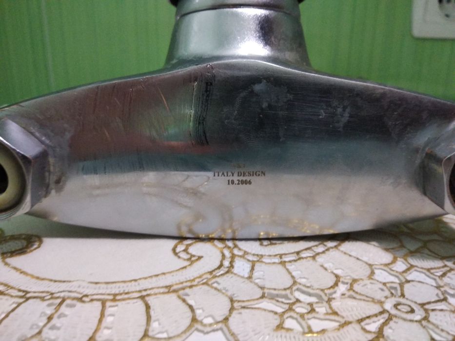 Продам итальянский смеситель для ванной
