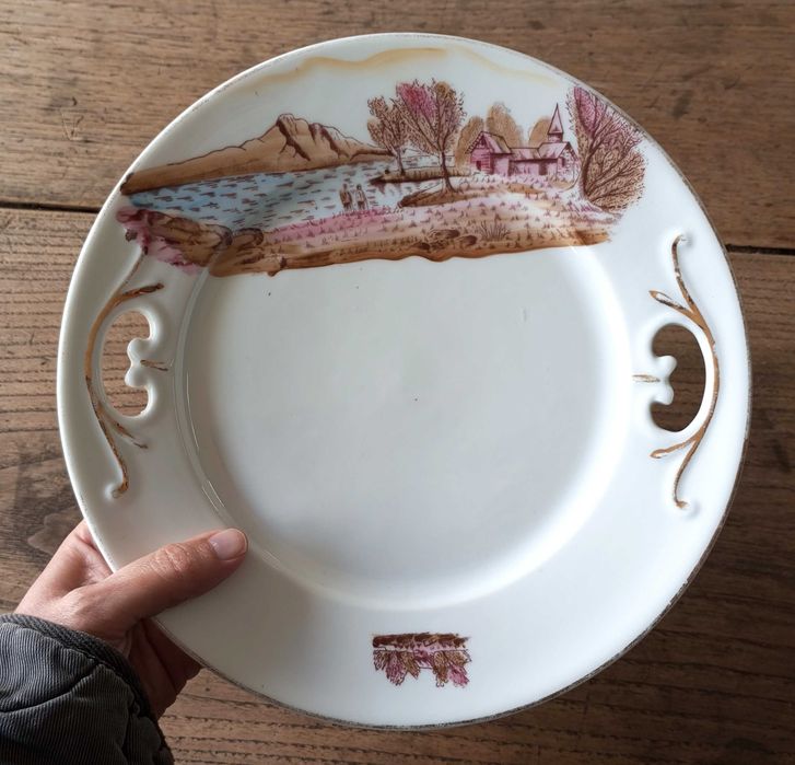 Antigo prato de torradas em porcelana Vista Alegre 1881 a 1921