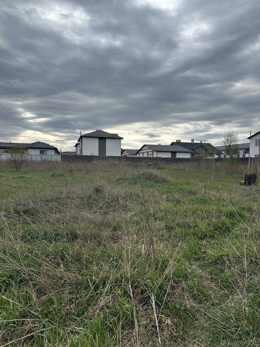 Продаж 10 соток у Стоянці | 2 фасади | Під будинок, дуплекс або таунхауси