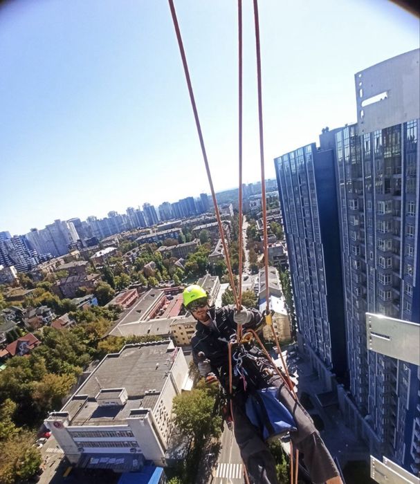 Висотник Верхолаз Альпініст Монтажник Висотні роботи чистка снігу