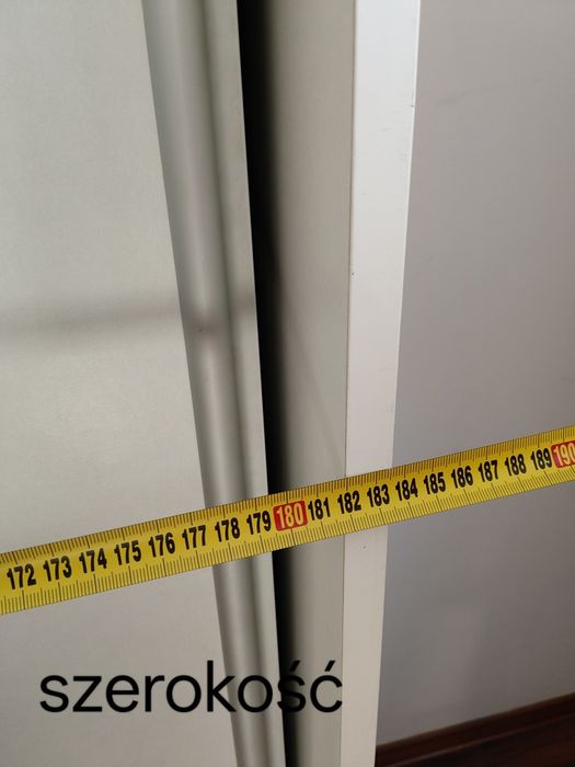 Szafa dwudrzwiowa z lustrem