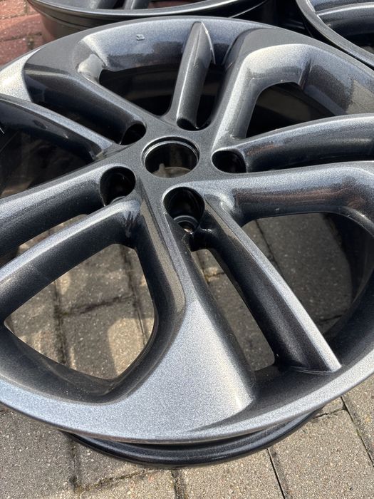Felgi aluminiowe 18 cali Renault Koleos Talisman Megane 5x114,3 Trafic