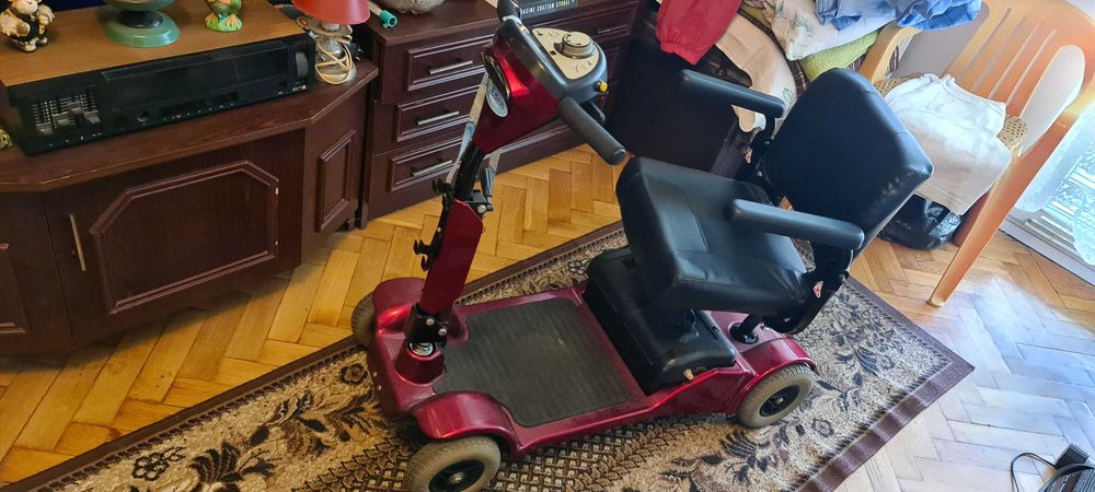 Wózek inwalidzki w bardzo dobrym stanie.