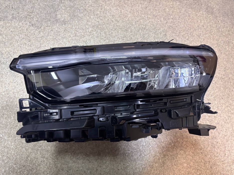 Фара ліва Jeep grand Cherokee wk3 22+ base