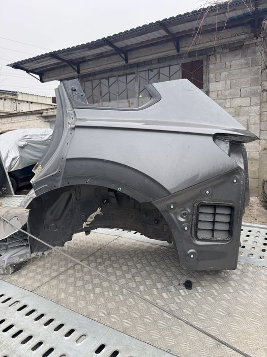 Крило четверть на фольцваген тоуарег CR 760