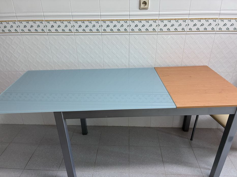 Mesa cozinha com 4 cadeiras