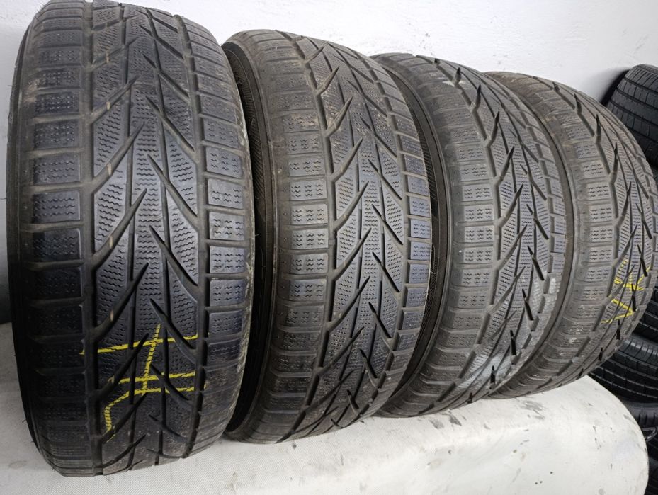 Шини резина 205*55 R16 Toyo