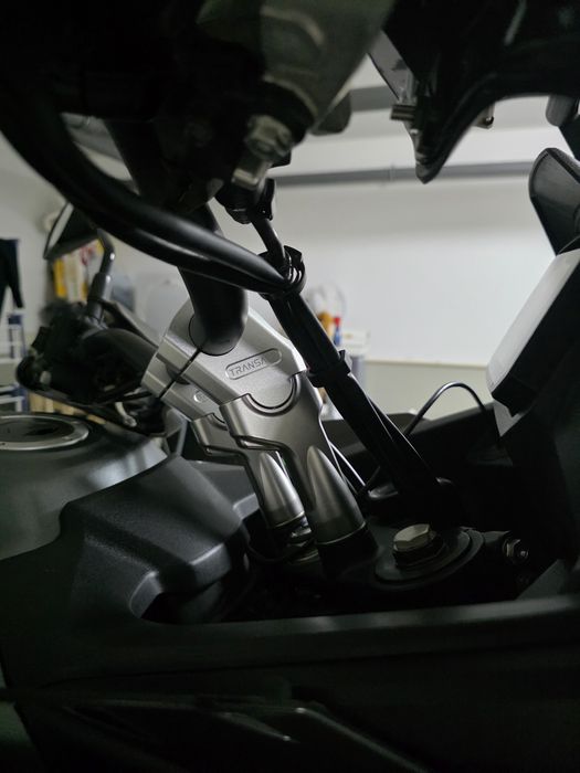 Honda Transalp 750, muito equipada!