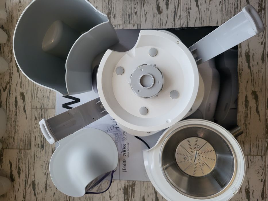 Соковижималка Kenwood JE680