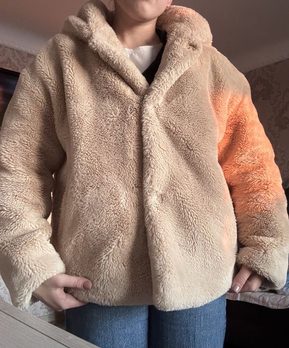 Шубка від zara .,.