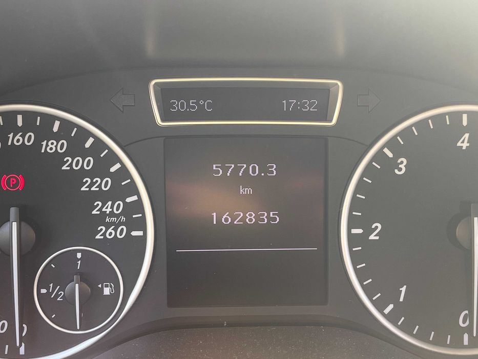 Mercedes-Benz B180D