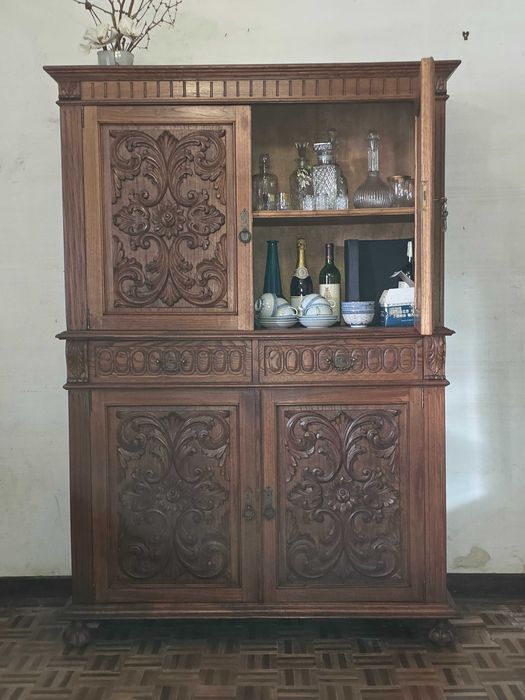 Movel louceiro antigo madeira de castanho