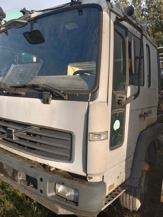 Volvo fl6 kabina kompletna