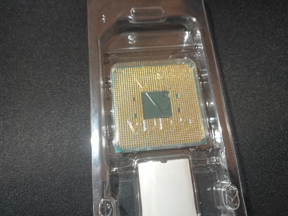 Procesor AMD ryzen 3 3200g + chłodzenie AMD