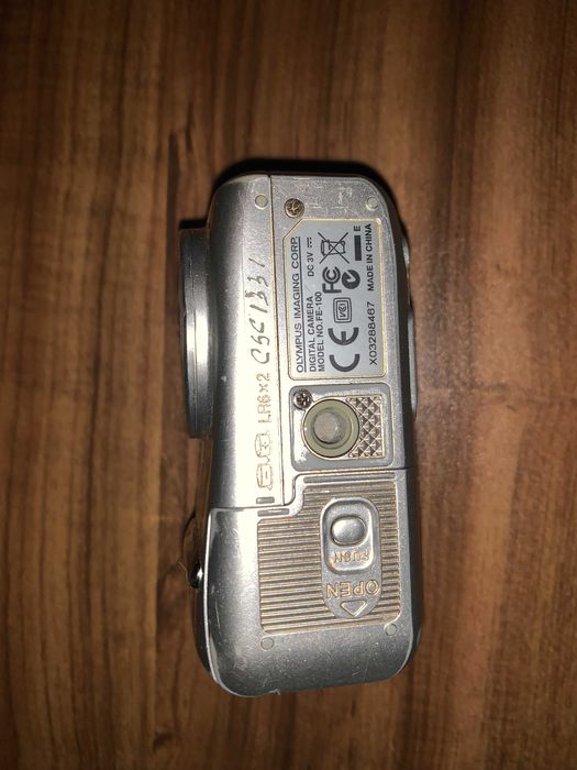 Câmara Fotográfica Digital Olympus FE-100