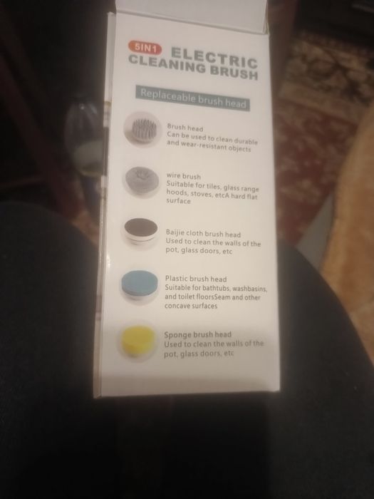 Szczotka do czyszczenia powierzchni.po