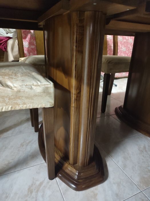 Mesa de sala+ seis cadeiras madeira