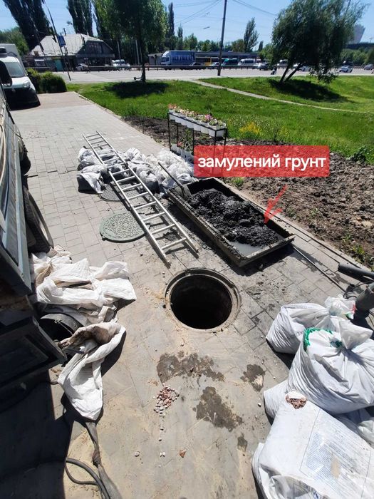 Мулосос, викачка вигрібних ям від мулу, асенізатор, илосос