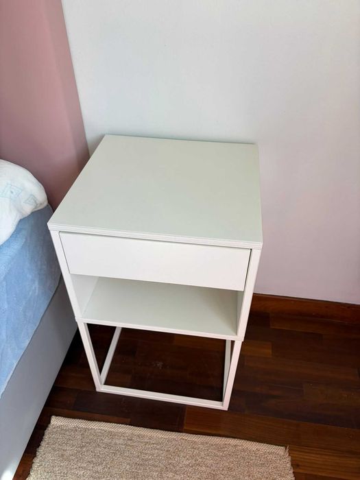 IKEA VIKHAMMER Mesa de cabeceira, branco, 40x39 cm (tenho 2)