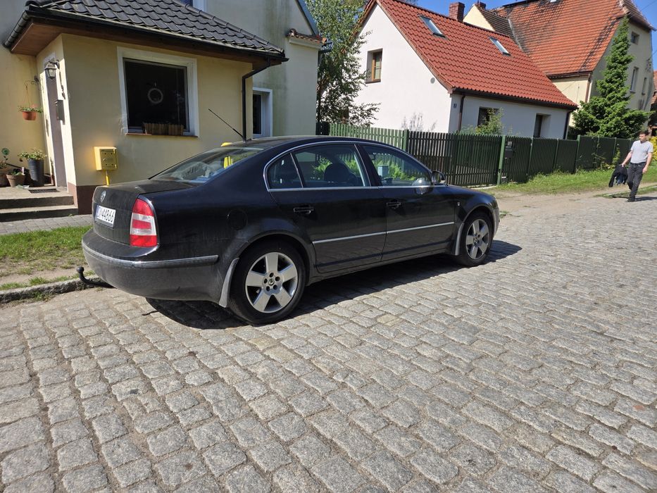 Superb 1.8 T zero rdzy drugi właściciel od nowości