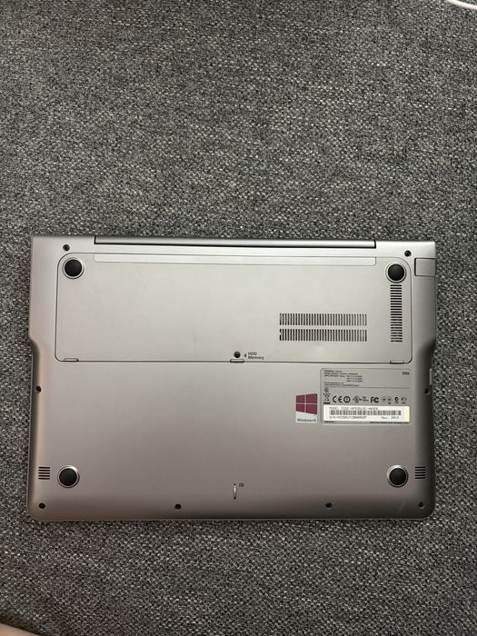 Laptop Samsung / Model : NP535U3C