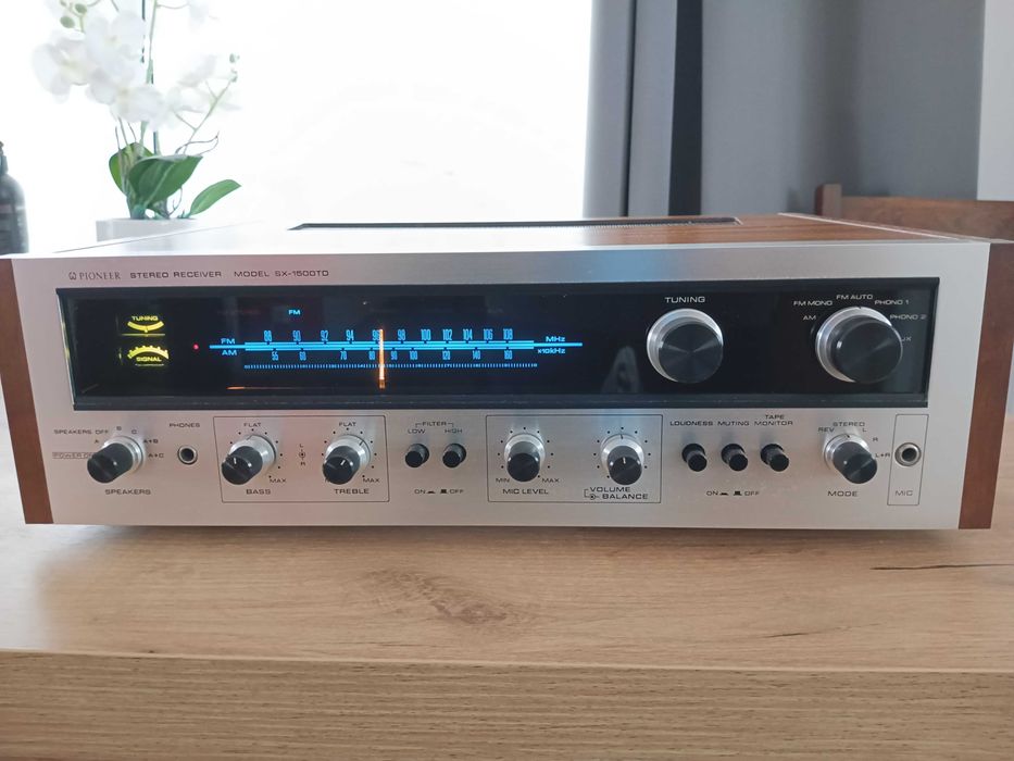 Ampituner PIONEER SX-1500TD.