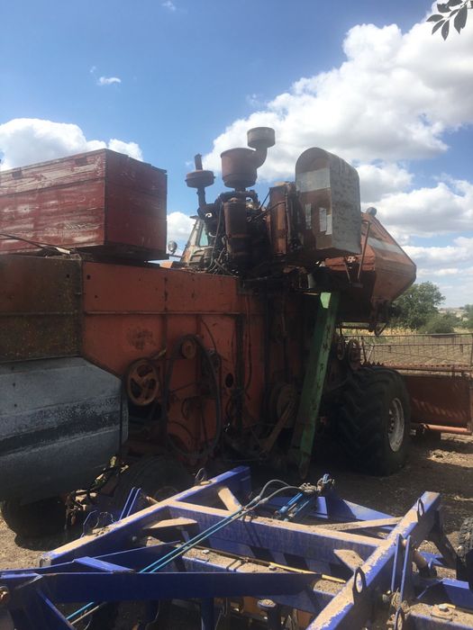 Продам комбаин нива