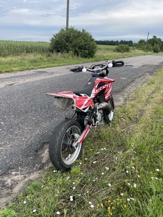 Husqvarna SM125 бляха
