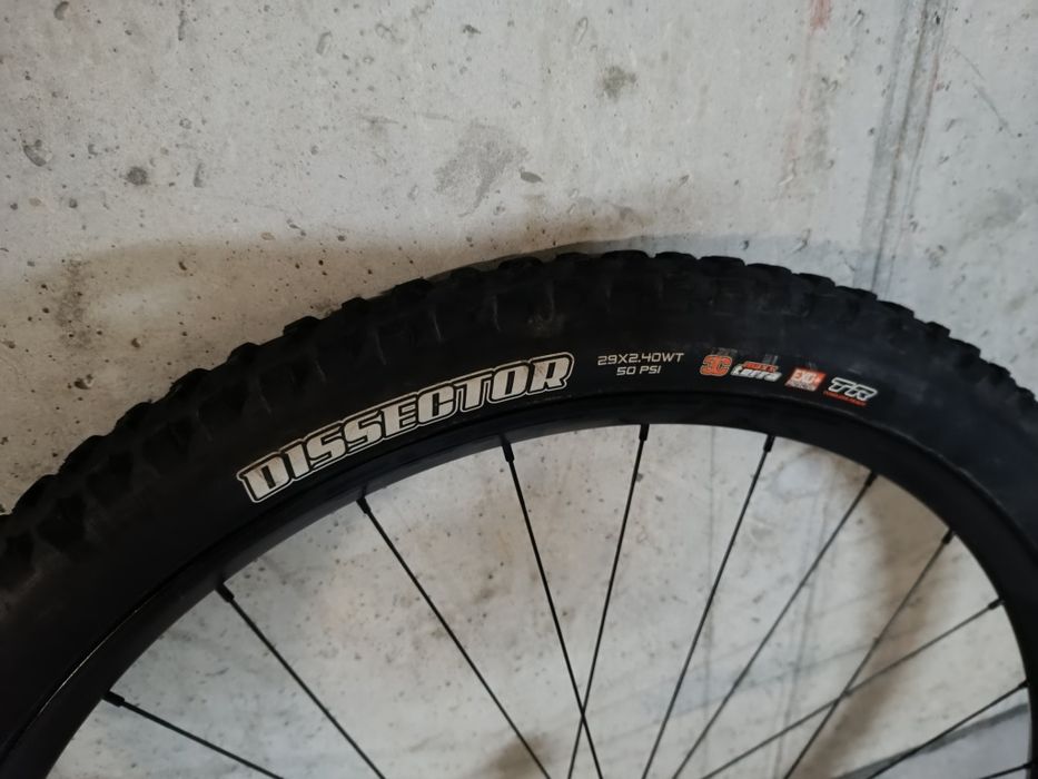 Par de rodas 29 Syncross Revelstoke 2.0 com pneus (excelente estado)