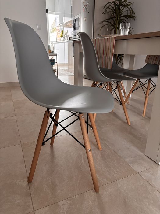 Vendo 5 cadeiras cinza colo novas