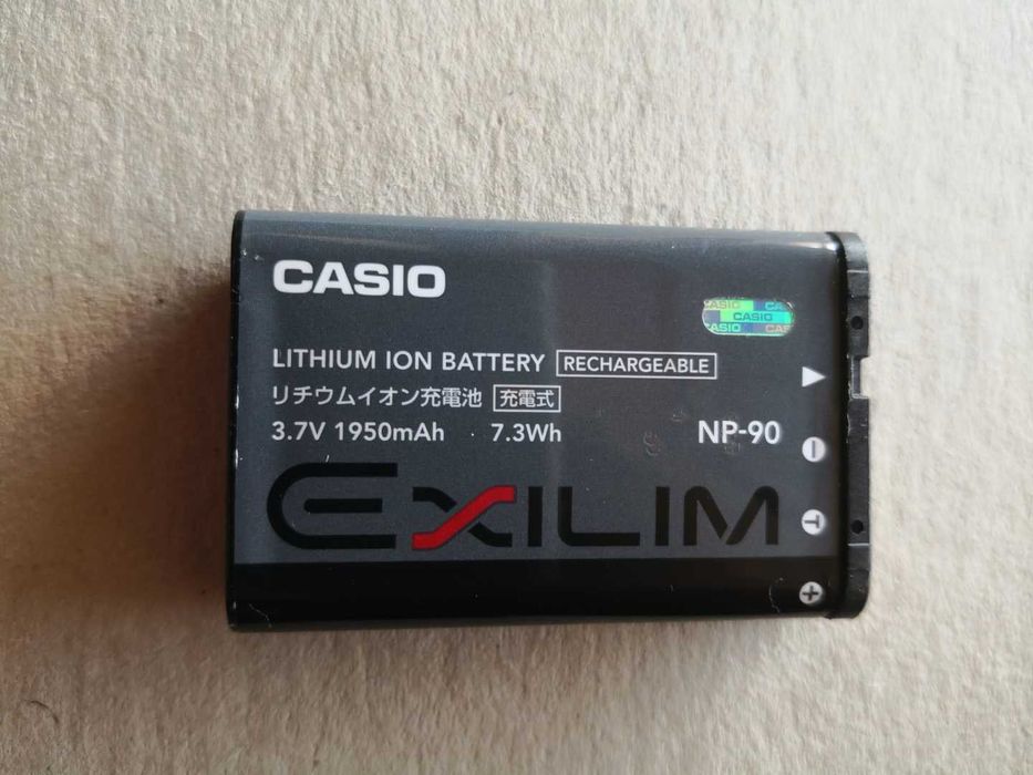 Casio Exilim EX-H15;14.1Mpx.Zoom 10xoptico.CARGA 1000fotos;ler anuncio