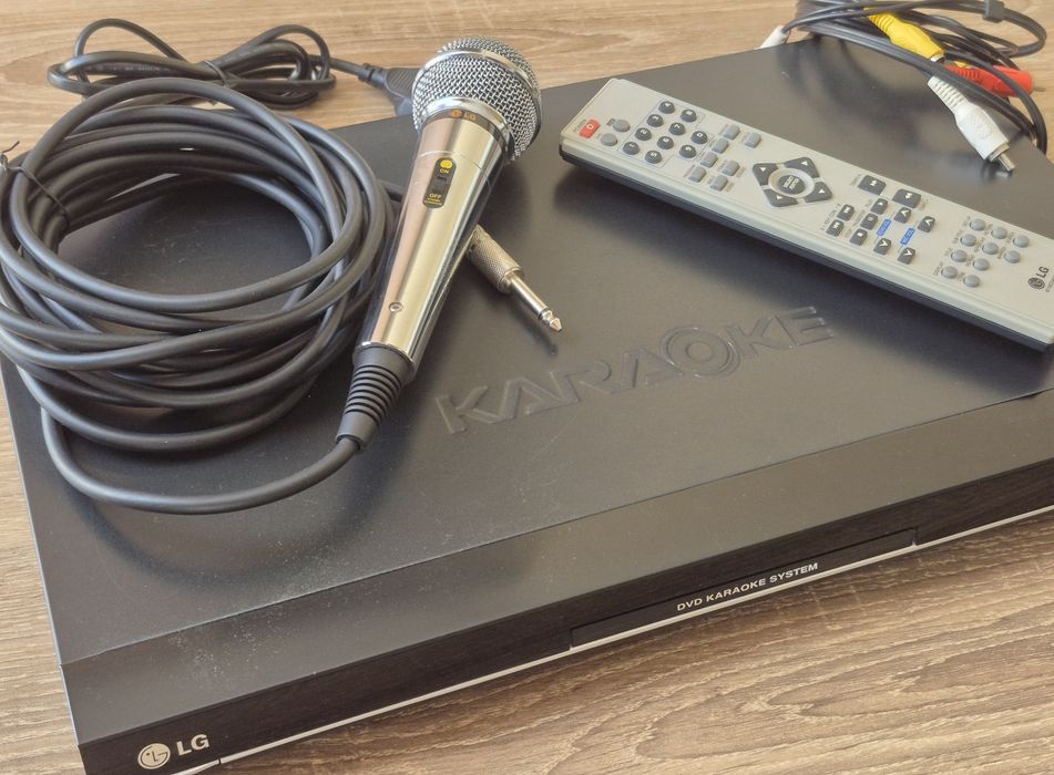 DVD плеєр LG з караоке