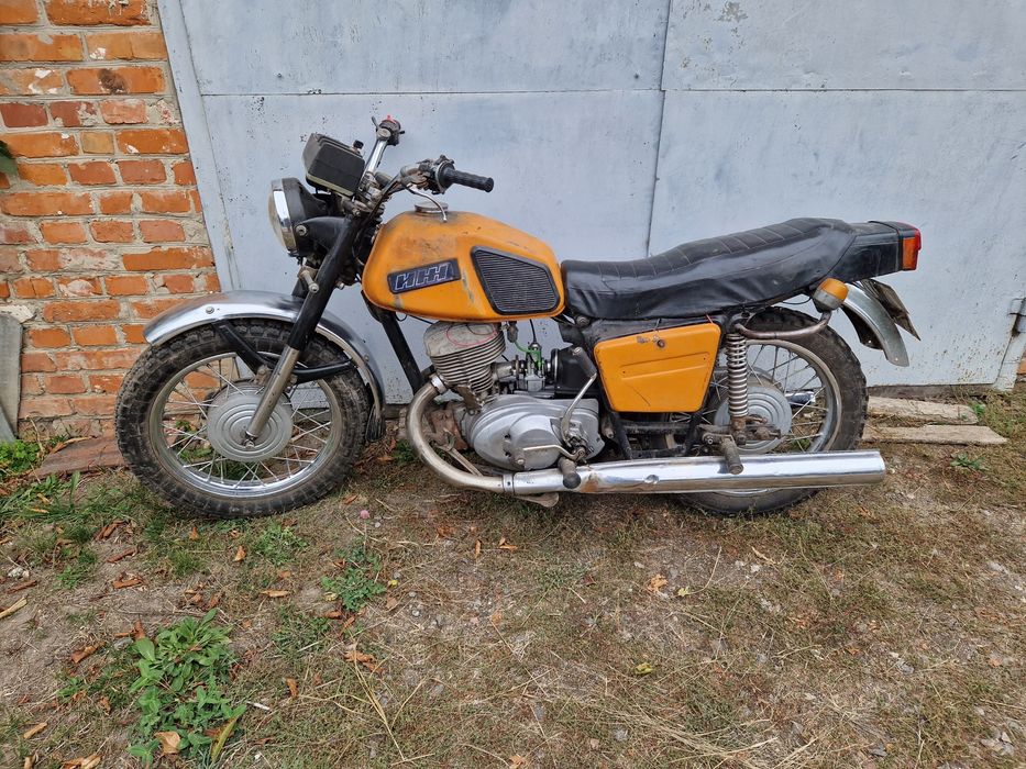 Продам мотоцикл Иж по запчастинах